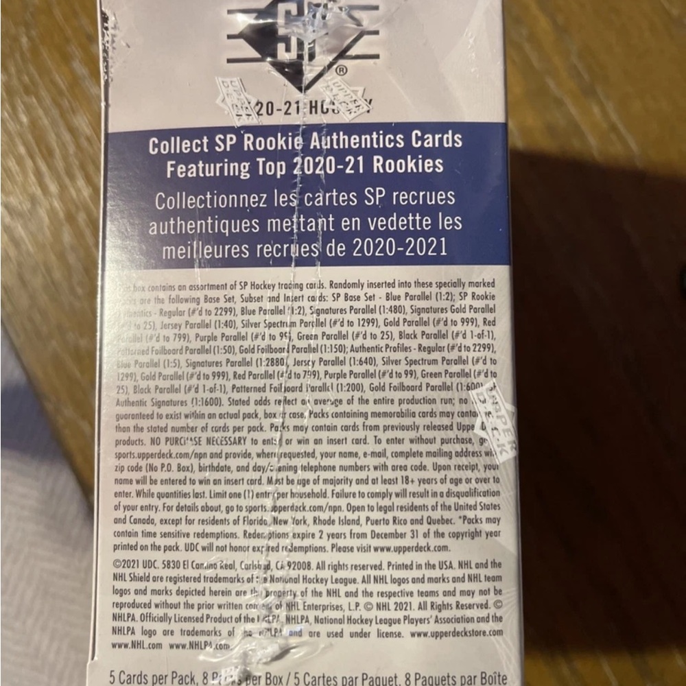 2020-21 Hockey Blaster Box - White/Red/Blue - Picture 2 of 3